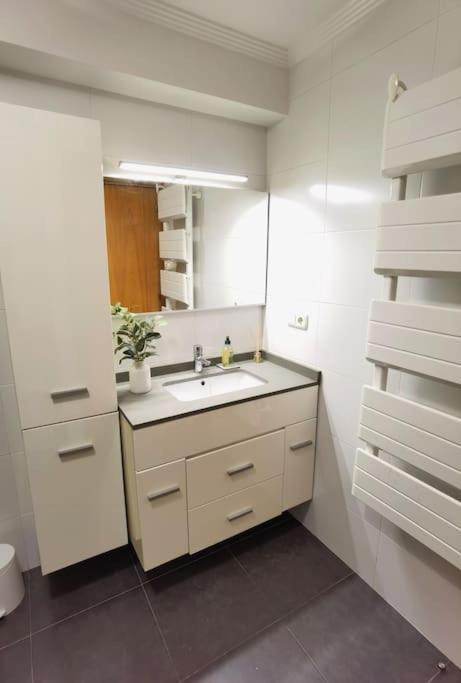 Completo Apartamento A Un Paso De La Concha ซานเซบาสเตียน ภายนอก รูปภาพ